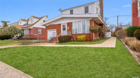 112 Norfeld Blvd, Elmont, NY 11003