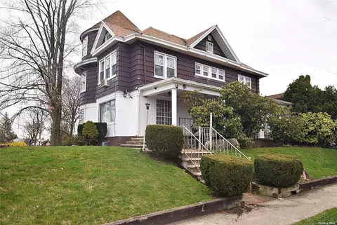 41-05 Westmoreland St, Little Neck, NY 11363