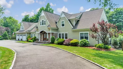Undisclosed, Oyster Bay Cove, NY 11771