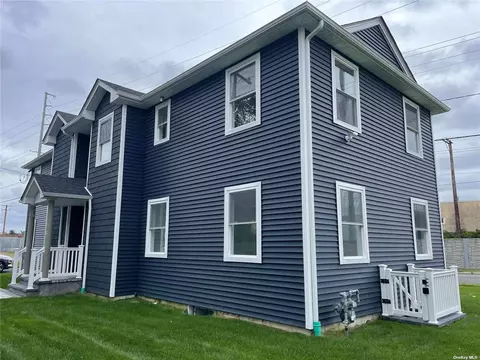 1052 Broadway, Westbury, NY 11590