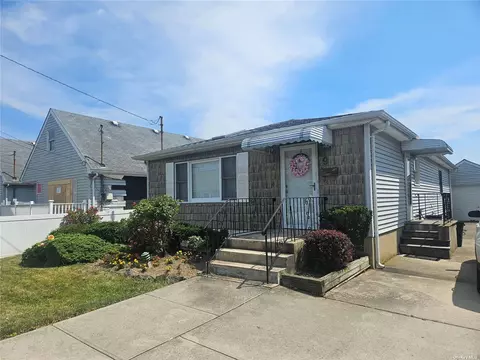 9 Bayview Ave, Lawrence, NY 11559
