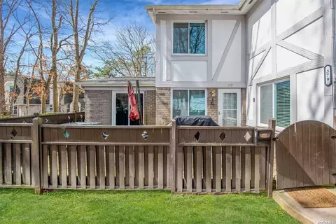 379 Birchwood Rd #379, Medford, NY 11763