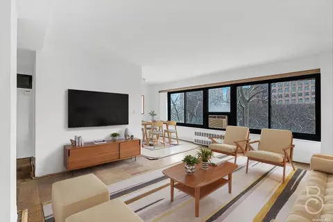 33-68 21st St #6D, Astoria, NY 11106