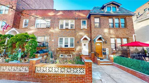 41-20 50th St, Woodside, NY 11377