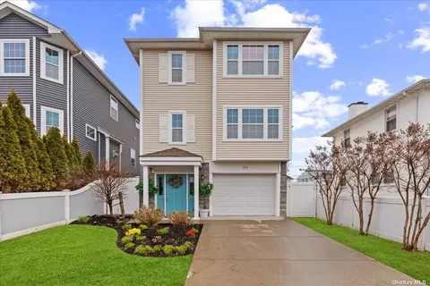 39 E Market St, Long Beach, NY 11561