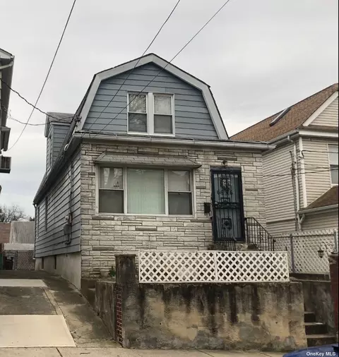 6646 Hull Ave, Maspeth, NY 11378