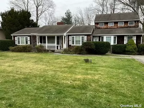 110 Spruce Ave, Bethpage, NY 11714