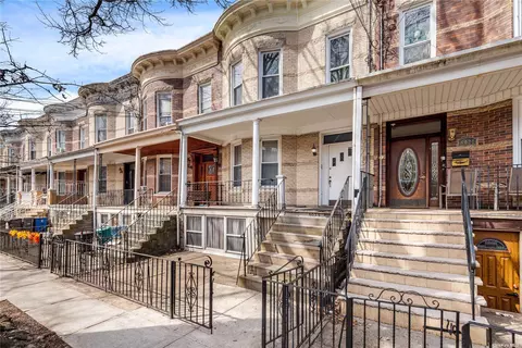 60-25 69th Ave, Ridgewood, NY 11385