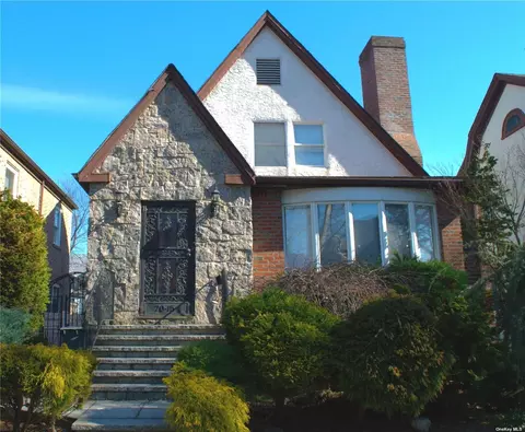 70-15 Juno St, Forest Hills, NY 11375