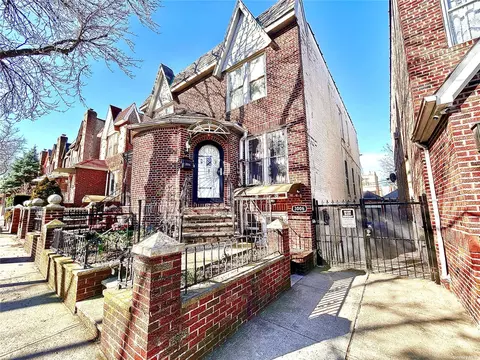 30-06 85th St #2, East Elmhurst, NY 11370