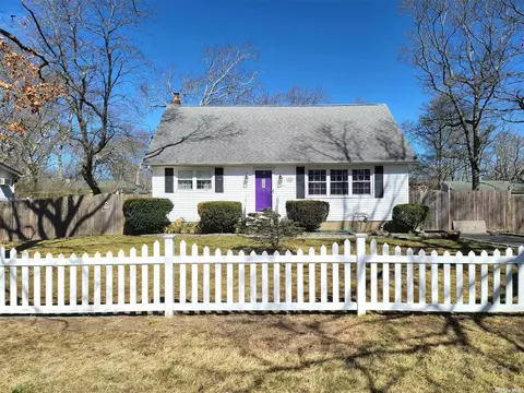 3 Edwards Rd, Mastic Beach, NY 11951