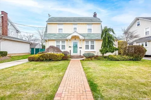 115 Vernon Ave, Rockville Centre, NY 11570