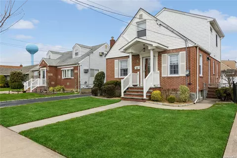 60 Caroline Ave, Franklin Square, NY 11010