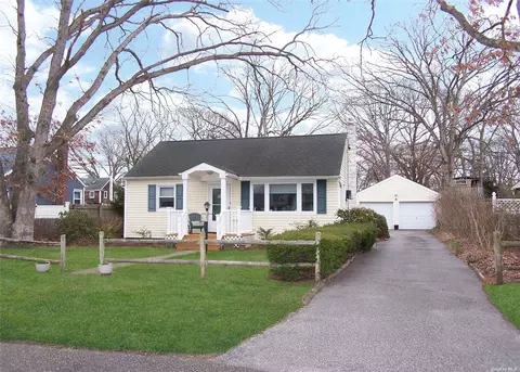 1351 Peters Blvd, Bay Shore, NY 11706
