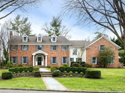 55 Brookside Dr, Manhasset, NY 11030