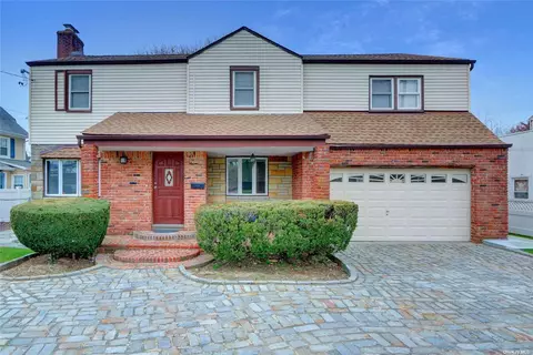 7 Dogwood Ave, Malverne, NY 11565