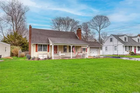 71 Tompkins St, East Northport, NY 11731