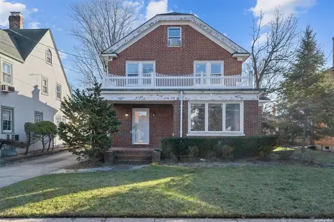 1081 Quentin Pl, Woodmere, NY 11598