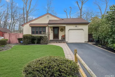 171 Tyler Ave, Miller Place, NY 11764