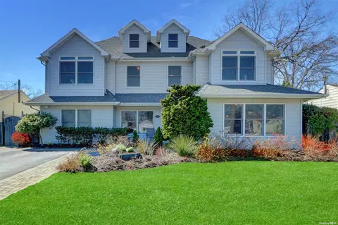 123 Doris Pl, Massapequa, NY 11758