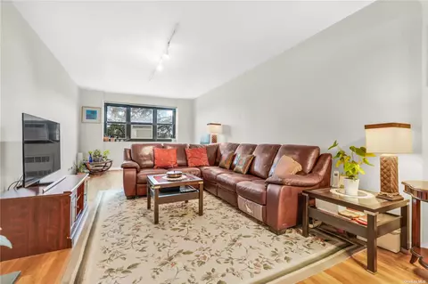 140-21 31rd Rd #4H, Flushing, NY 11354