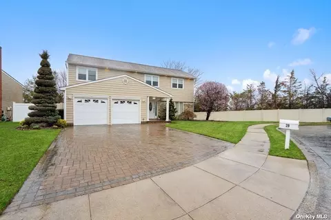 29 Ruth Pl, Plainview, NY 11803