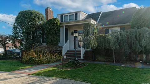 513 Kirkman Ave, Elmont, NY 11003