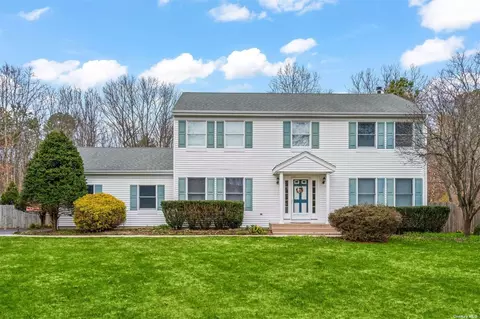 26 Lily Dr, South Setauket, NY 11720