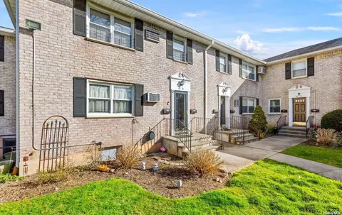 82-15 268th St #180B, Glen Oaks, NY 11004