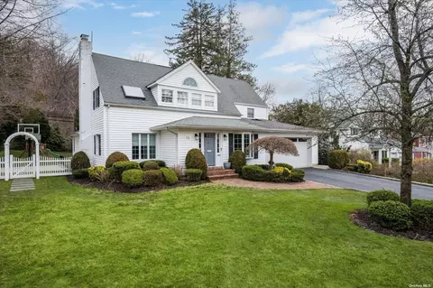 73 Salem Rd, East Hills, NY 11577