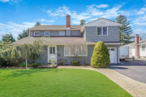 47 Cedar Dr, Massapequa, NY 11758