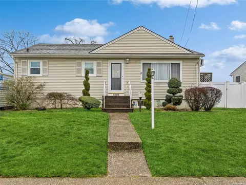 3289 Lawrence Ave, Oceanside, NY 11572