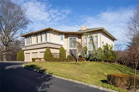 31 Kettlepond Rd, Jericho, NY 11753