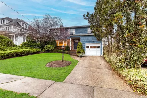 4 Adams St, Port Washington, NY 11050