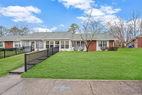 19 Guilford Ct #B, Ridge, NY 11961