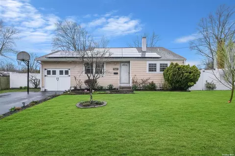 3104 Eagle Ave, Medford, NY 11763