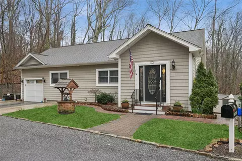 53 Putnam Ave, Glen Cove, NY 11542