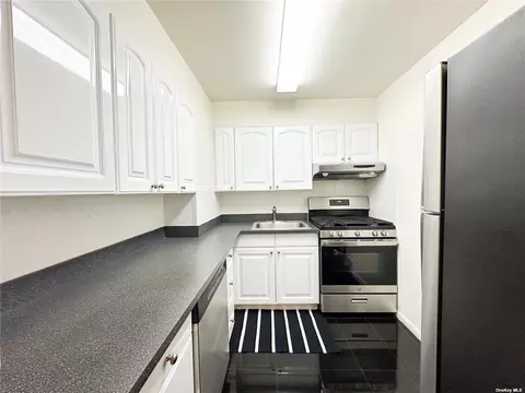 62-10 Woodside Ave #306, Woodside, NY 11377