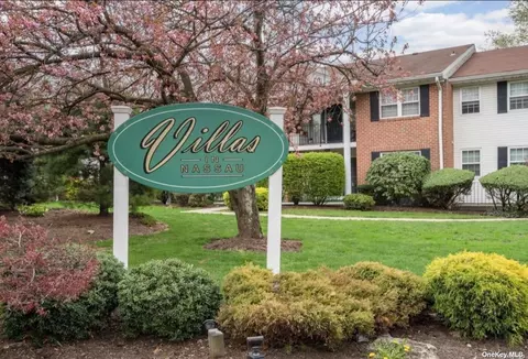 108 Palo Alto Dr #108, Plainview, NY 11803