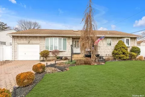 672 Morton Ave, Franklin Square, NY 11010
