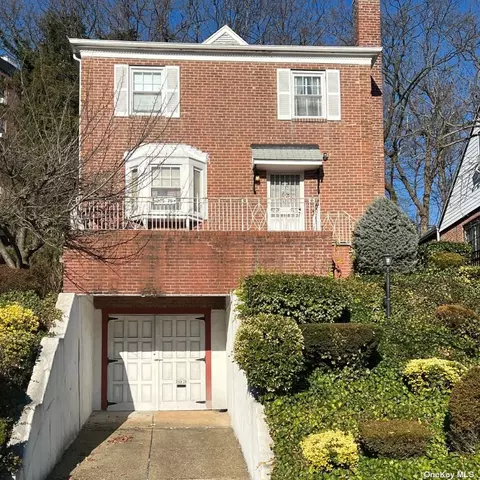 209-79 Whitehall Ter, Queens Village, NY 11427