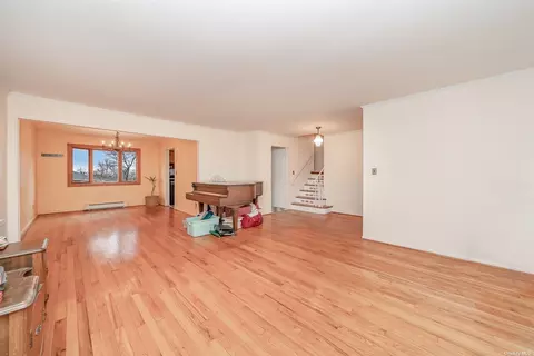 3685 Regent Ln, Wantagh, NY 11793 | 20 Photos - Movoto