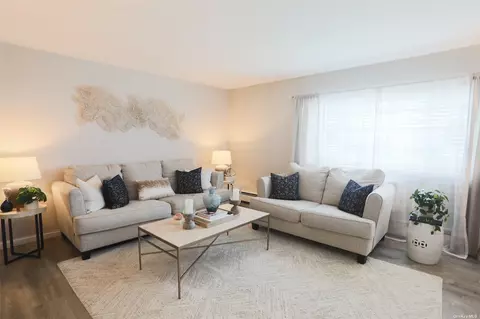 30 Richmond Blvd #3B, Ronkonkoma, NY 11779