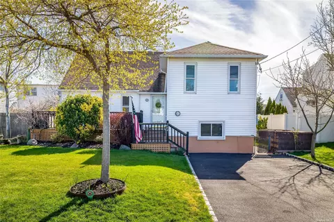 264 Harrison Ave, Island Park, NY 11558