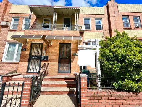 52-57 79th St, Elmhurst, NY 11373