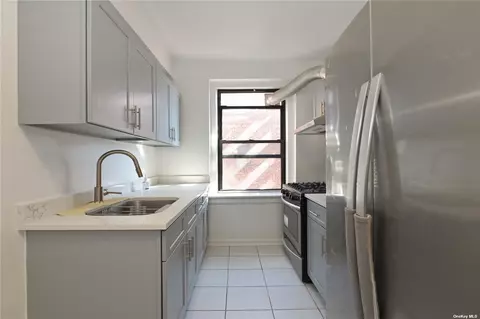 62-64 Saunders St #M3, Rego Park, NY 11374