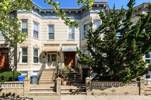 61-39 Linden St, Ridgewood, NY 11385