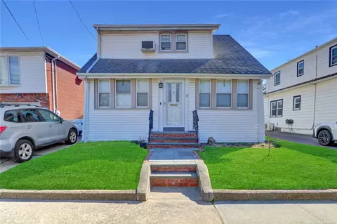 44 Grand Ave, Lynbrook, NY 11563