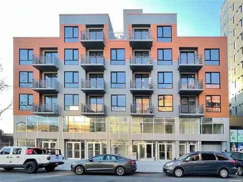 35-20 146th St #4F, Flushing, NY 11354