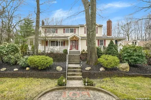 109 Red Oak, Port Jefferson, NY 11777